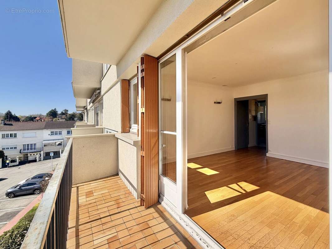 Appartement à VERRIERES-LE-BUISSON