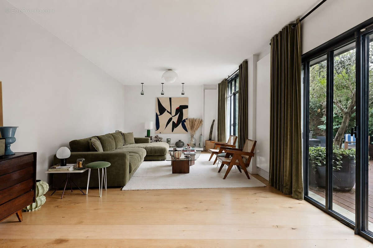Maison 158 m² à Paris-18e  - photo 2