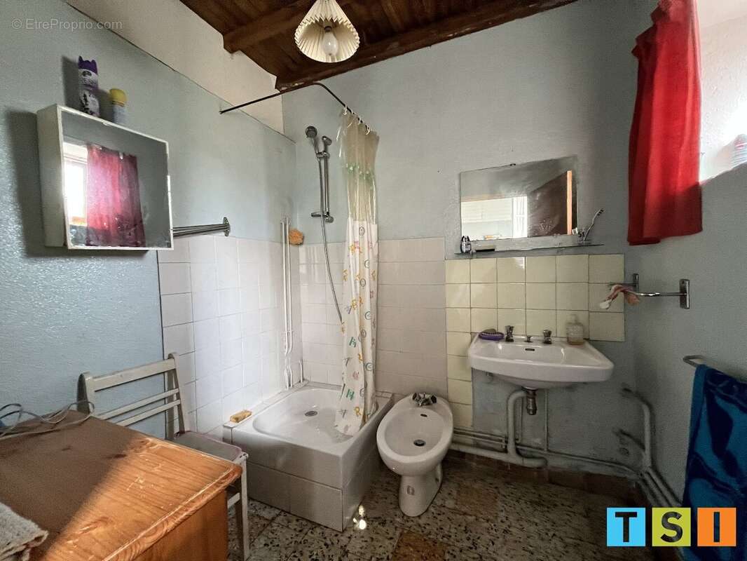 Secteur Montréjeau: Maison de campagne avec dépendance à rénover terrain de 970m² - photo 5