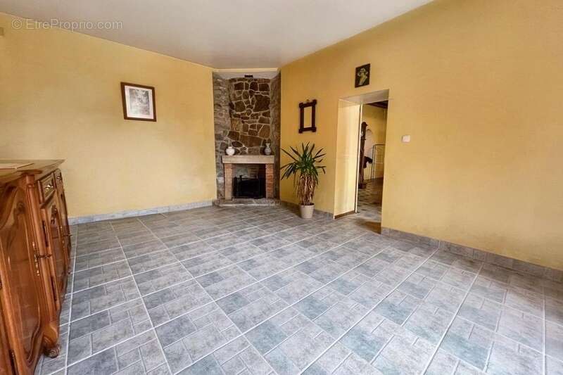 Maison à vendre 5 pièces  (49) avec de nombreuses dépendances habitables - photo 2