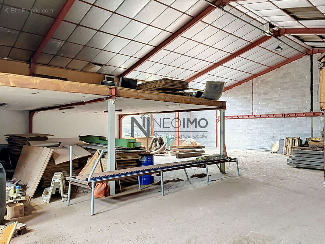 Batiment industriel de 1718m² couverts - photo 3