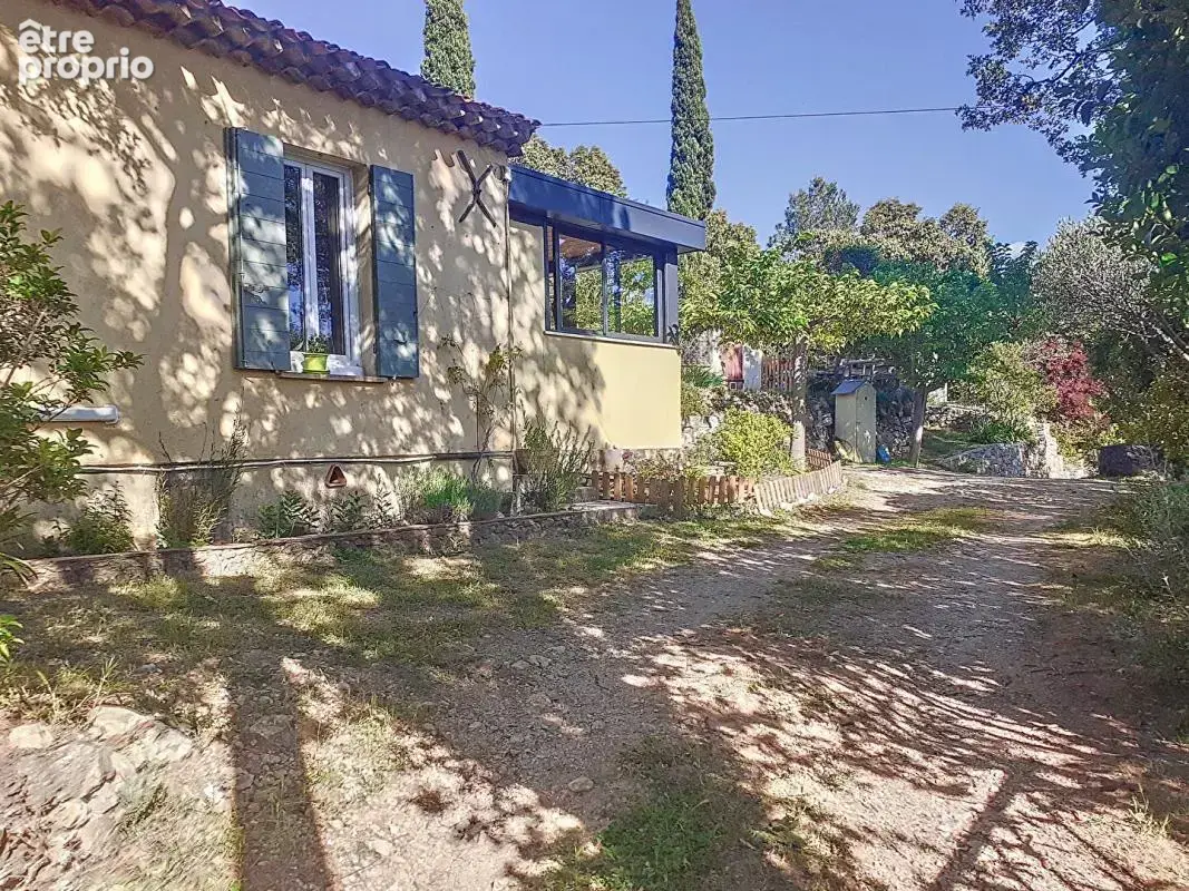 Villa sur 5689m²  de terrain avec vue exceptionnelle et piscine - La Roquebrussanne - photo 2