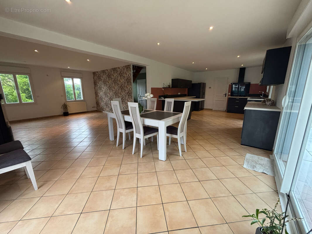 Maison à GROFFLIERS