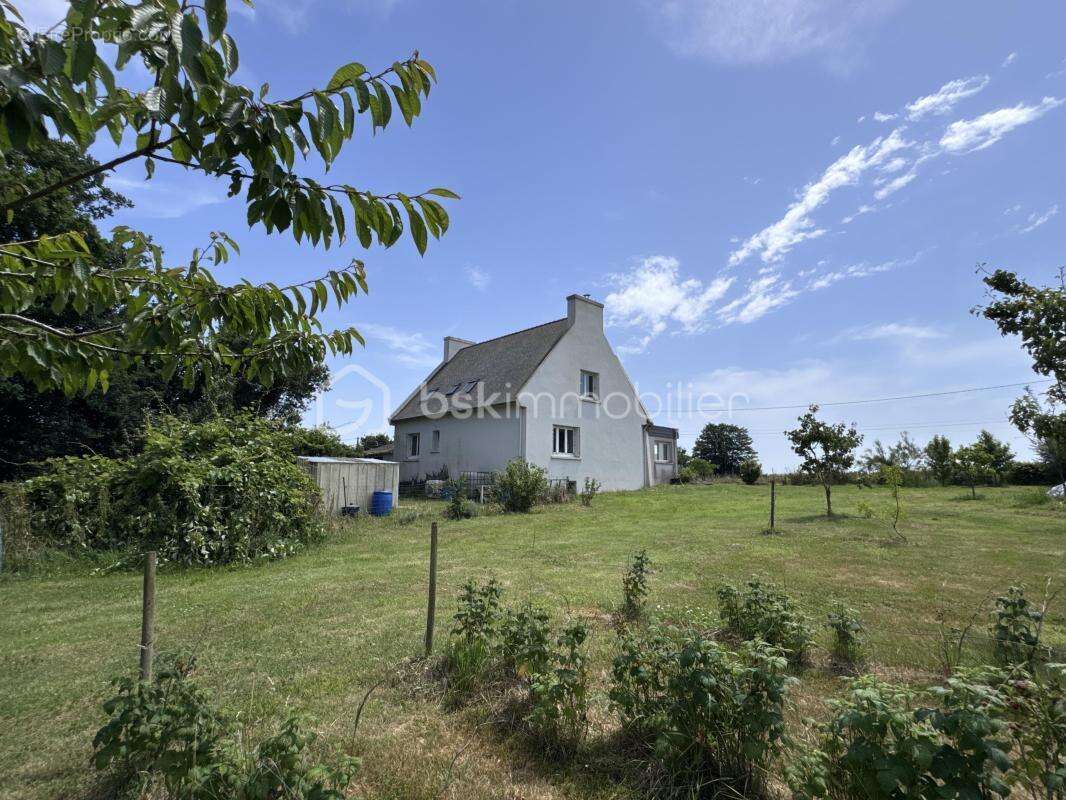 SAINT-VOUGAY – Maison familiale de 166 m² sur 4 100 m² de terrain - photo 21