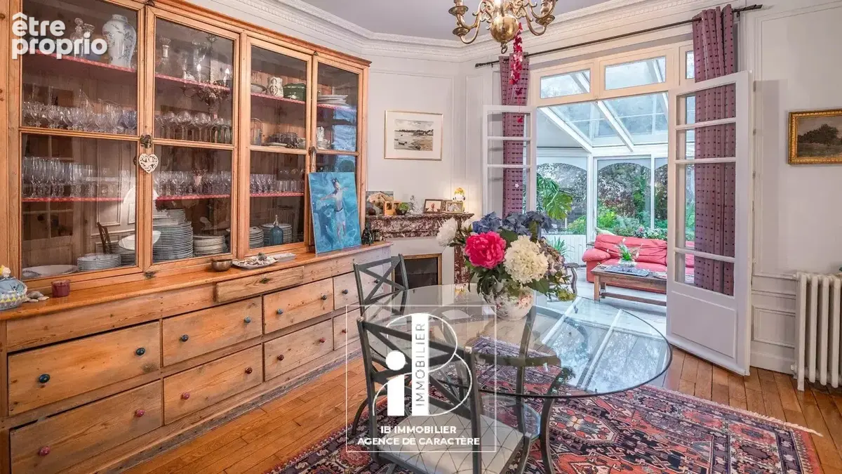 Fontainebleau - quartier recherche - rue elegante et au calme - propriete 1920 environ 215m² avec jardin - - photo 5