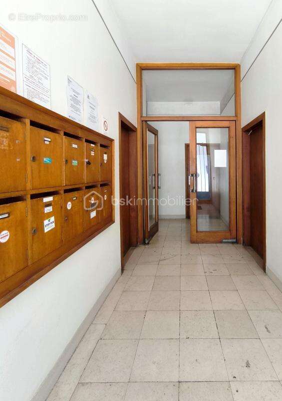 Appartement 63m² - 3 chambres - balcon - cave - Hyper centre Vannes - photo 20