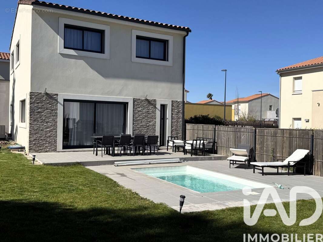 Photo 2 - Maison à VALERGUES
