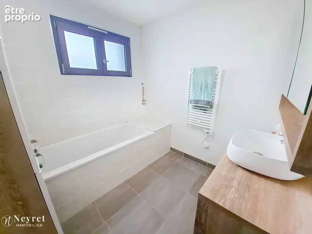 Maison familiale soignée de 257,61 m2 utiles - photo 9