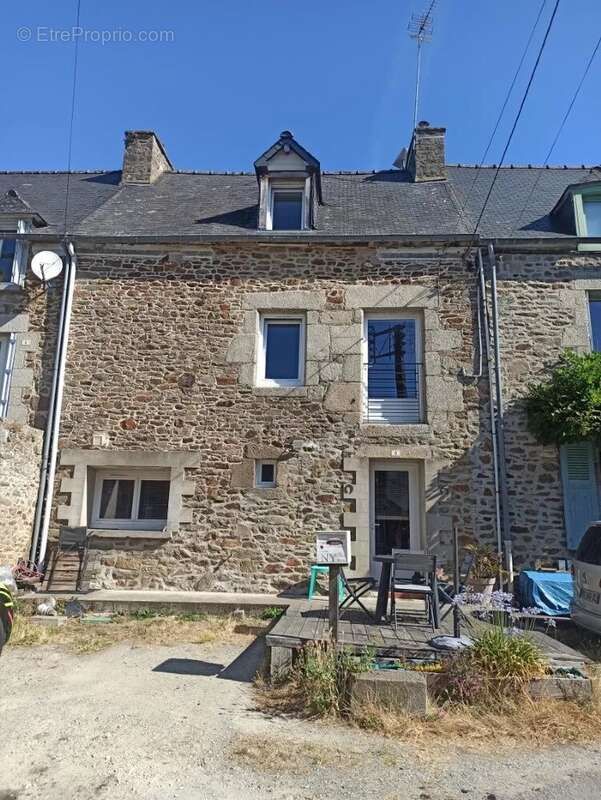 Maison à PLOUER-SUR-RANCE