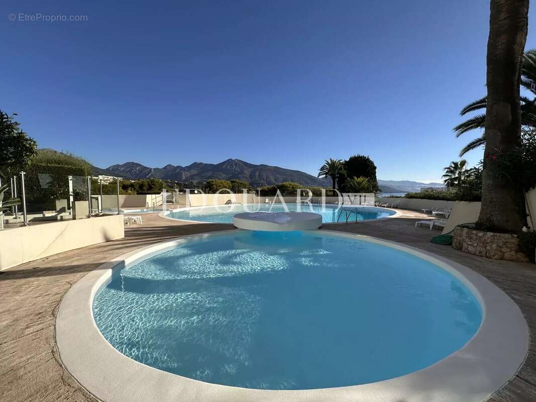 Appartement à ROQUEBRUNE-CAP-MARTIN