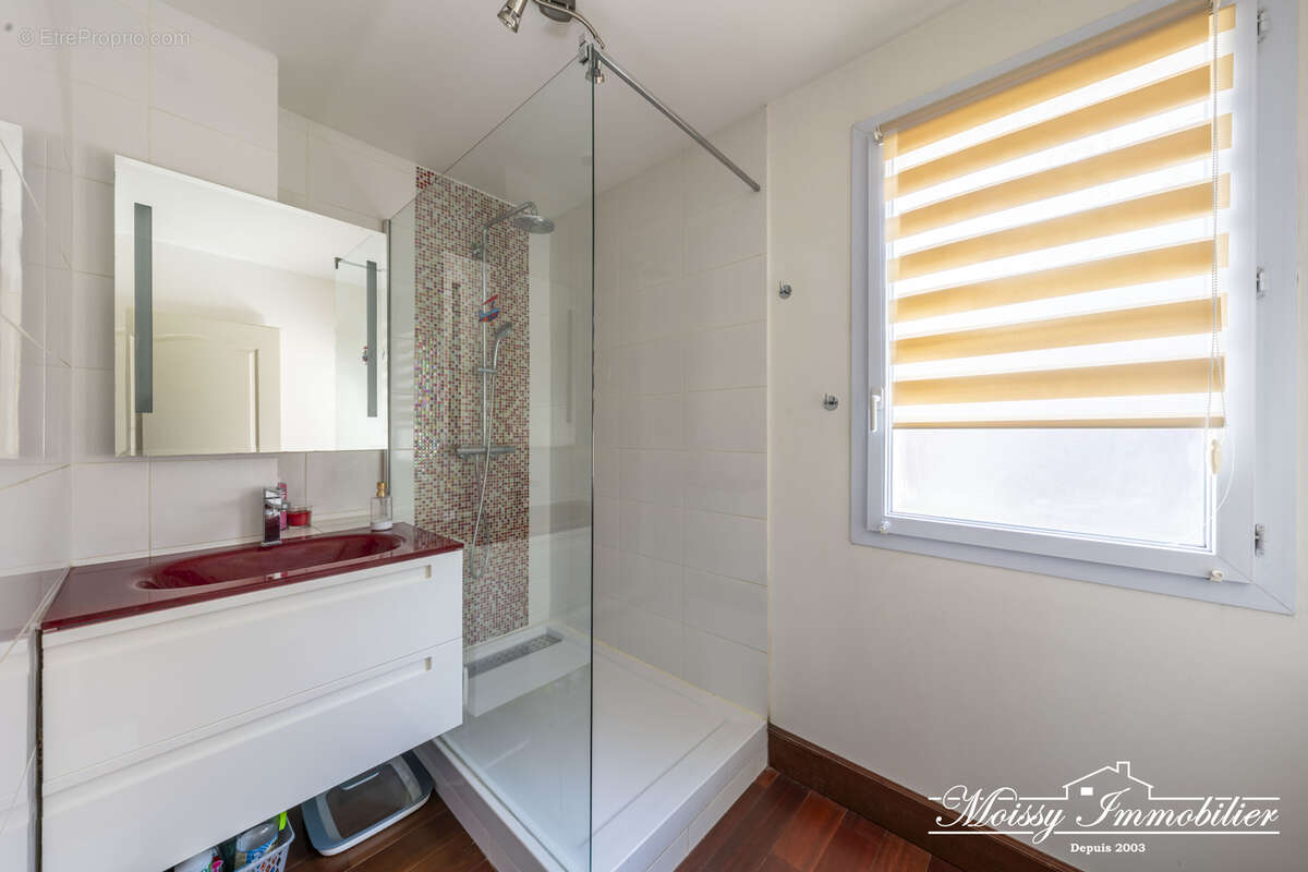 Maison à MOISSY-CRAMAYEL