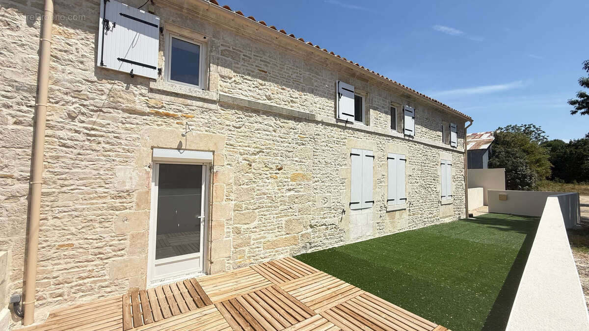 Maison en pierre entierement renovee - photo 2