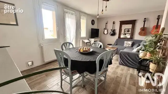 Photo 1 - Maison à SAINT-QUENTIN-FALLAVIER