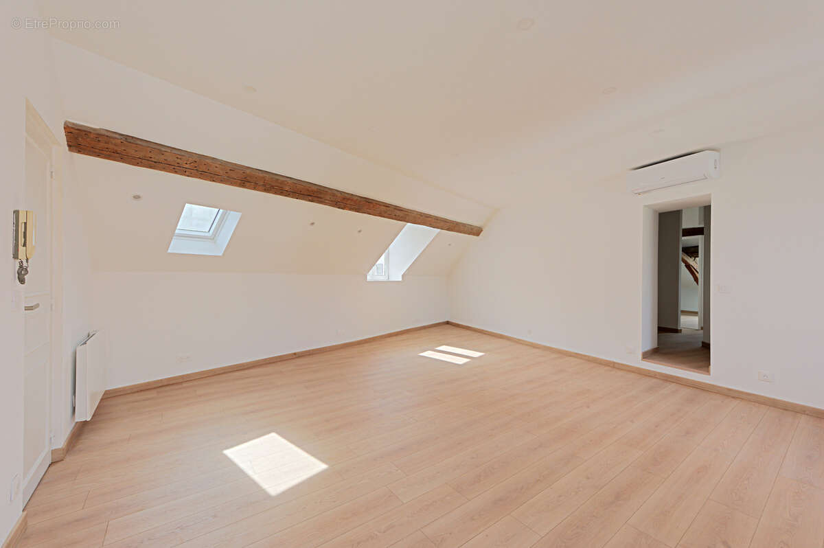 Centre-Ville- Appartement 3 pièces refait à neuf - photo 5