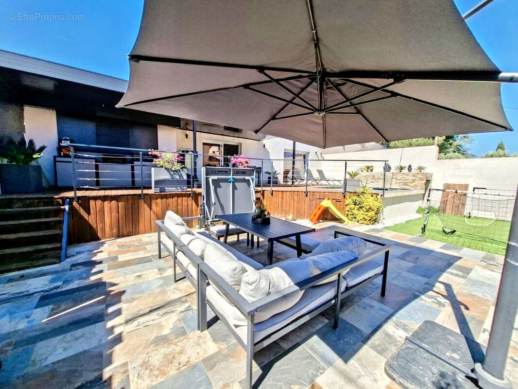 Maison à LE CASTELLET