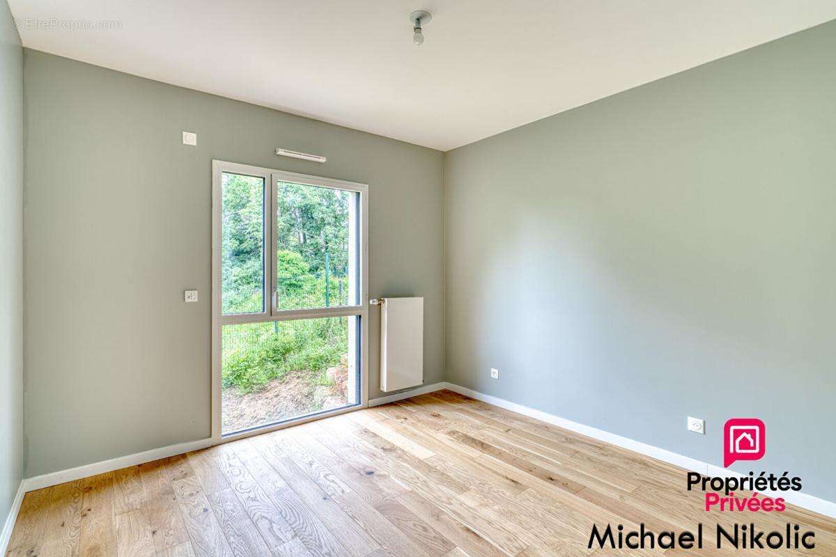 Appartement à CHARBONNIERES-LES-BAINS