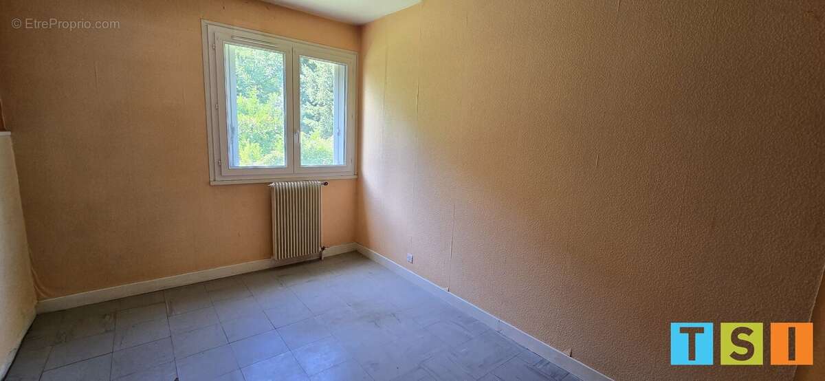 T3 de 63,34 m² à rénover - photo 2