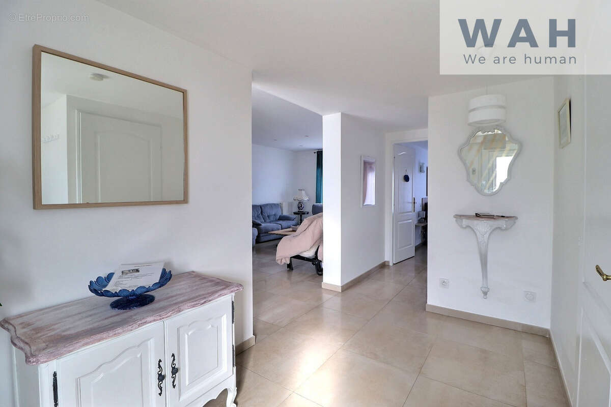 A vendre maison 5 pieces 130 m2 et appartement 2 pieces 68 m2 avec jardin et garage - photo 16