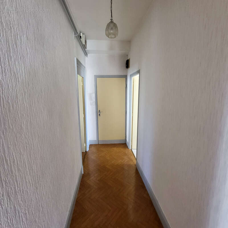 Appartement à RIOM-ES-MONTAGNES