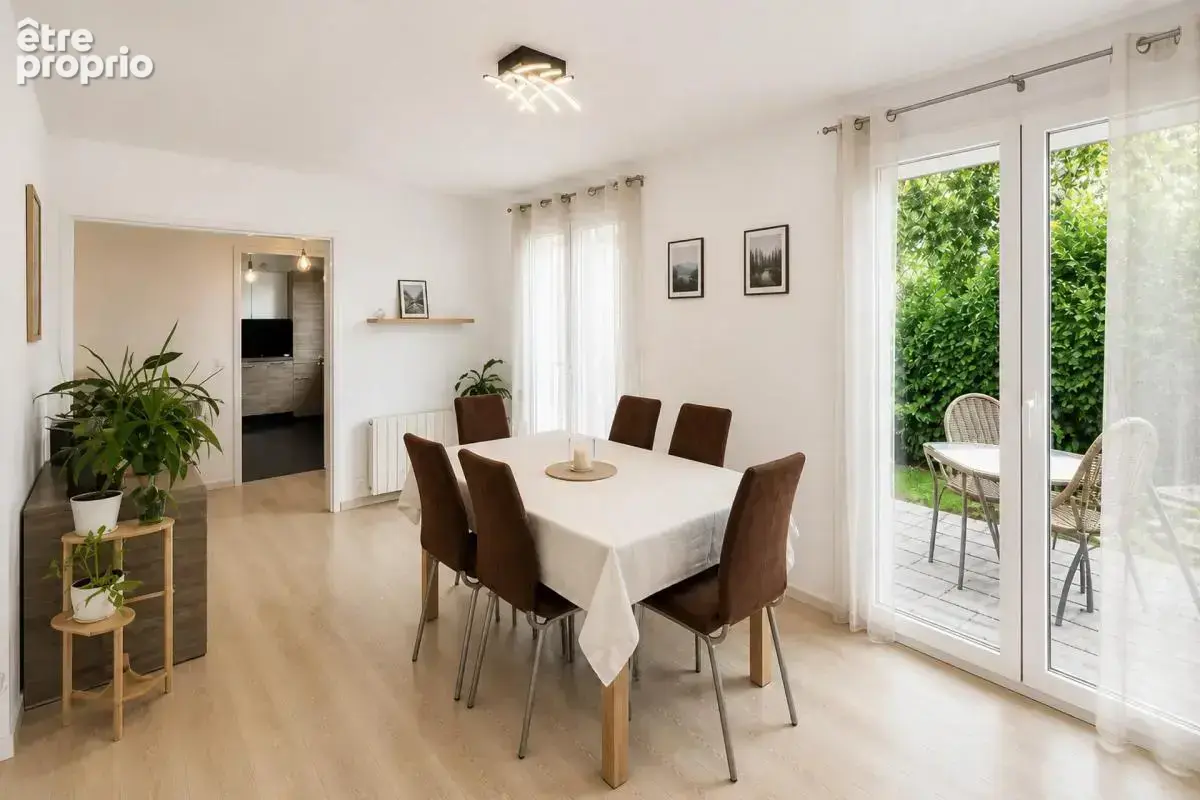 Maison de 8 pièces de 145 m² à Chartainvilliers - photo 5
