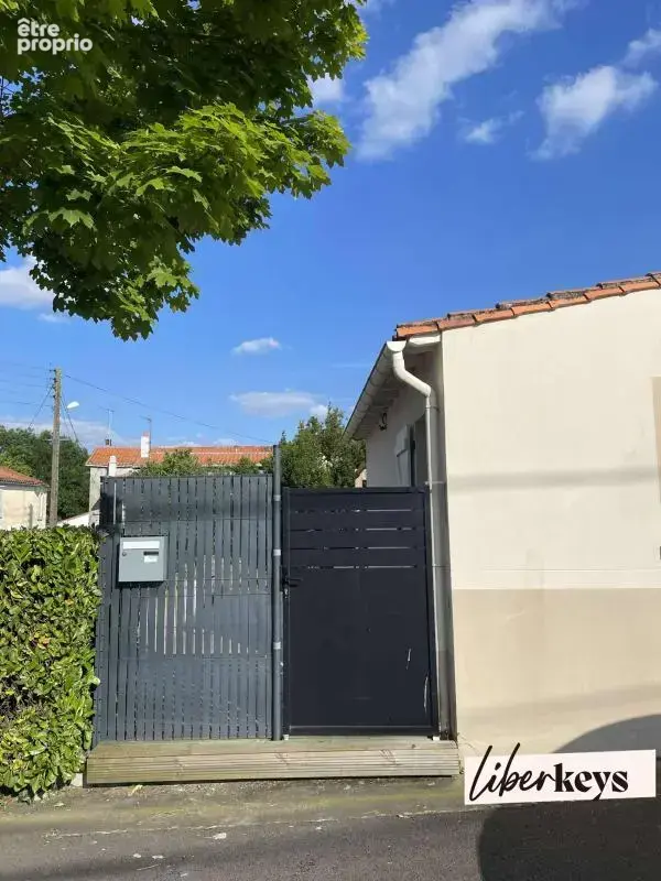 Maison en pierre rénovée – 102 m² habitables – terrain de 900 m² – fort potentiel d’agrandissement chantonnay – quartier saint-p - photo 2