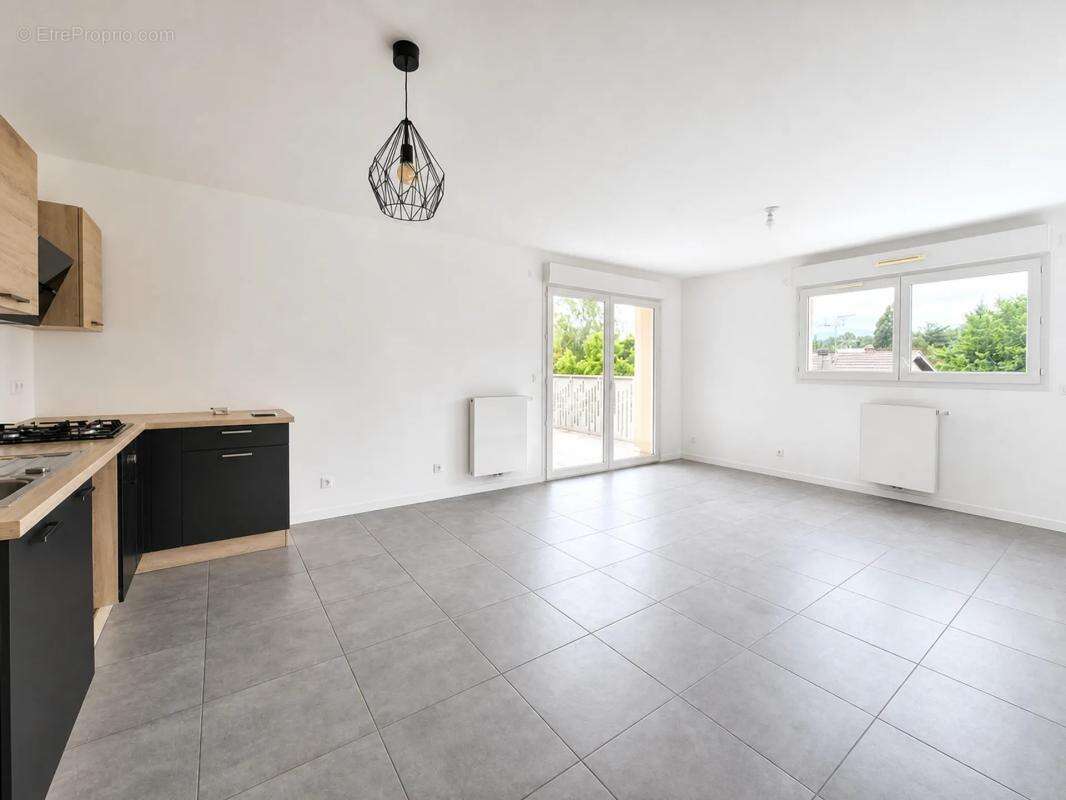 Vétraz-Monthoux – T3 récent avec balcon et double garage - photo 5