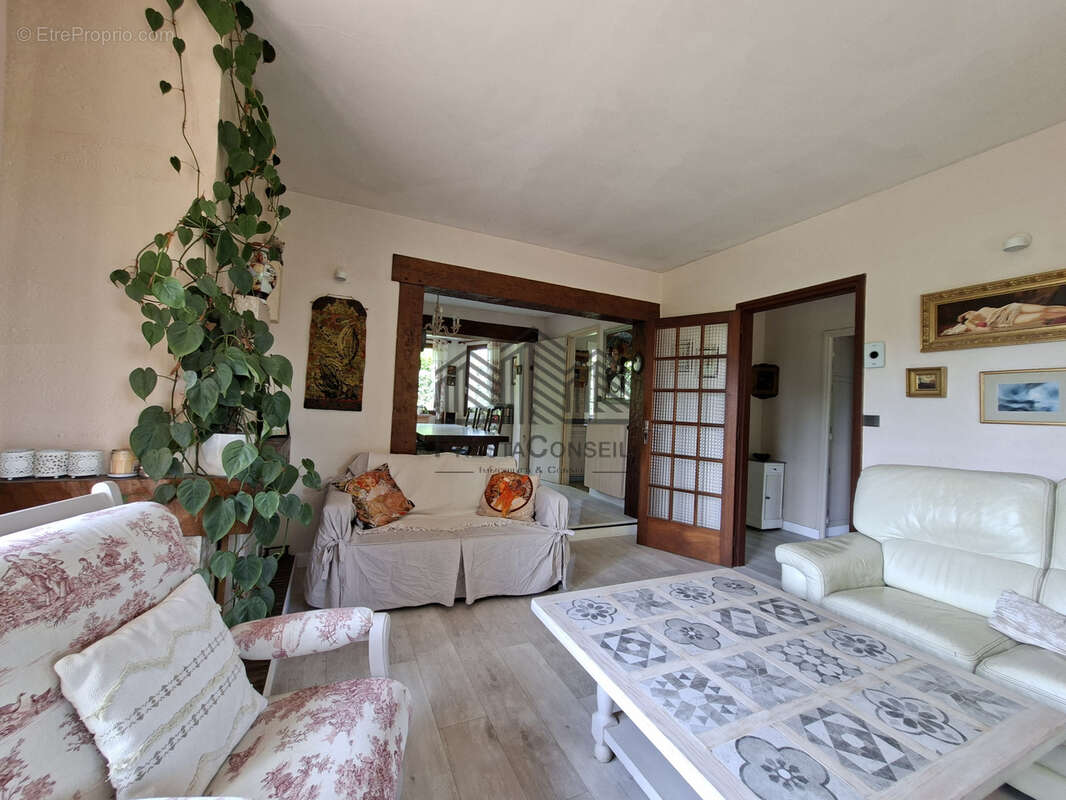 Maison à VIRONVAY