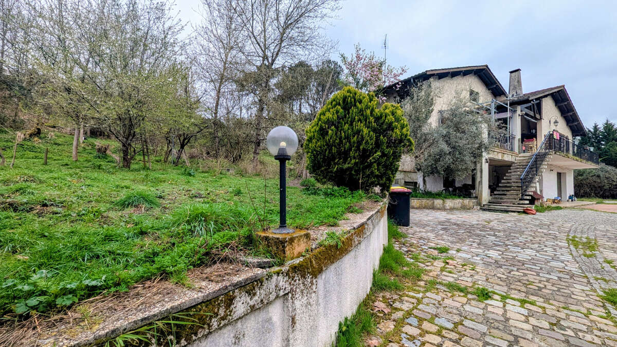 Maison à LE TOURNE