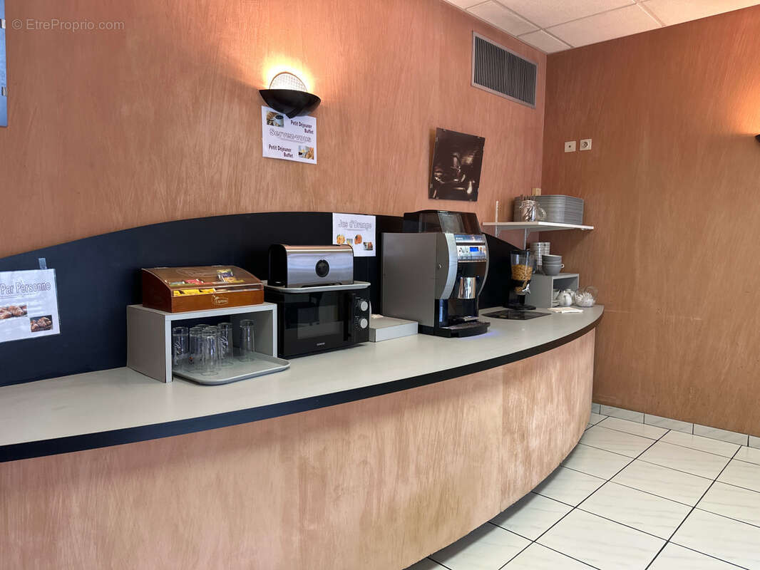 Commerce à DECAZEVILLE