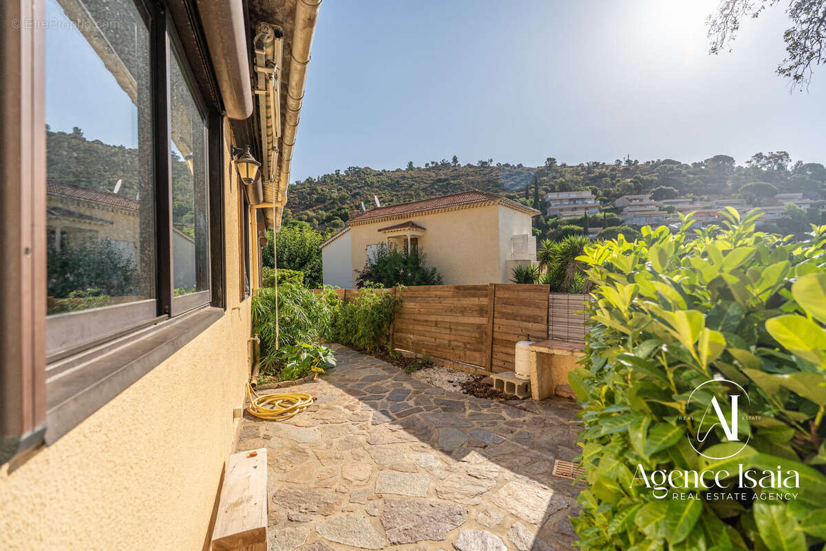 Maison 52 m² à Le Lavandou  - photo 8