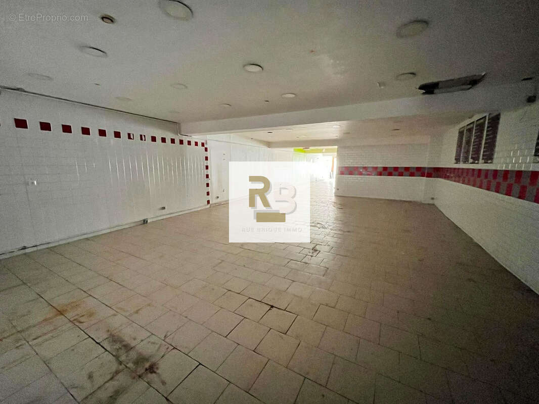Local commercial Hyper centre LIEVIN 240m2 - photo 4