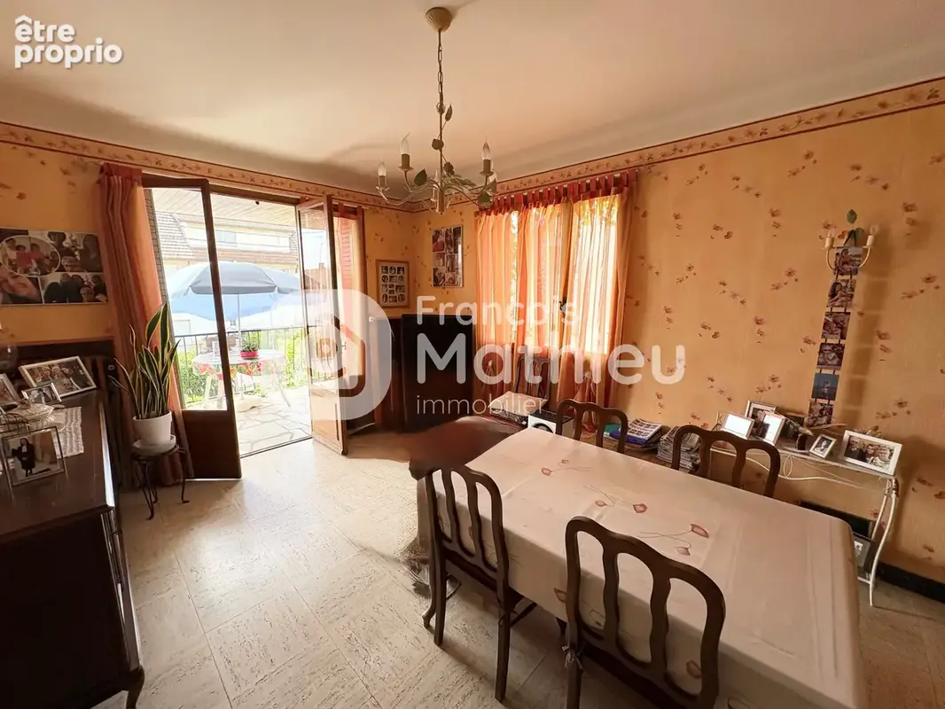 Villars les Dombes : Maison sur sous-sol complet 94m2 hab - 3ch - garage 41m2 - terrain 892m2 - photo 5
