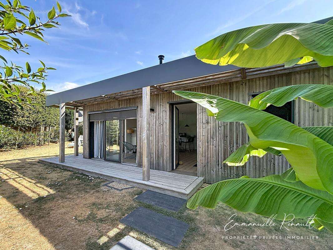 Sarzeau centre · Propriété de caractère, jardin clos et piscine - photo 16