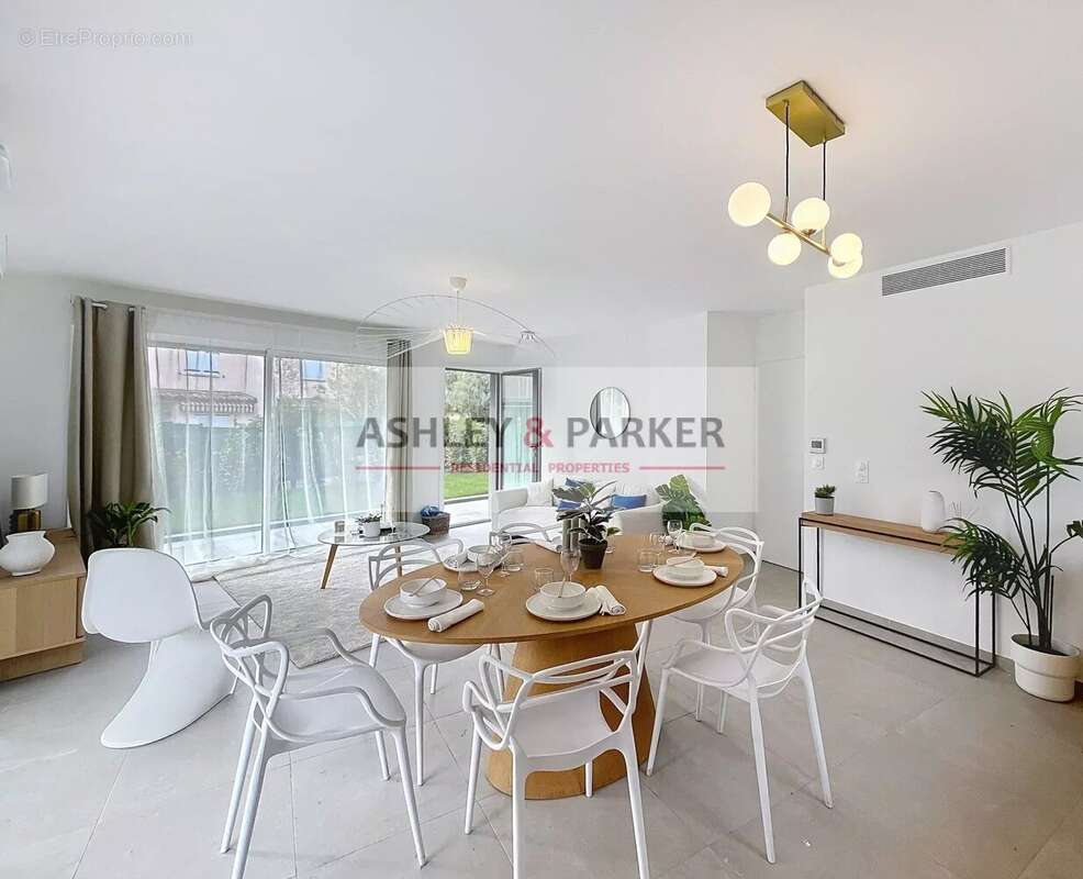 Appartement à VILLENEUVE-LOUBET