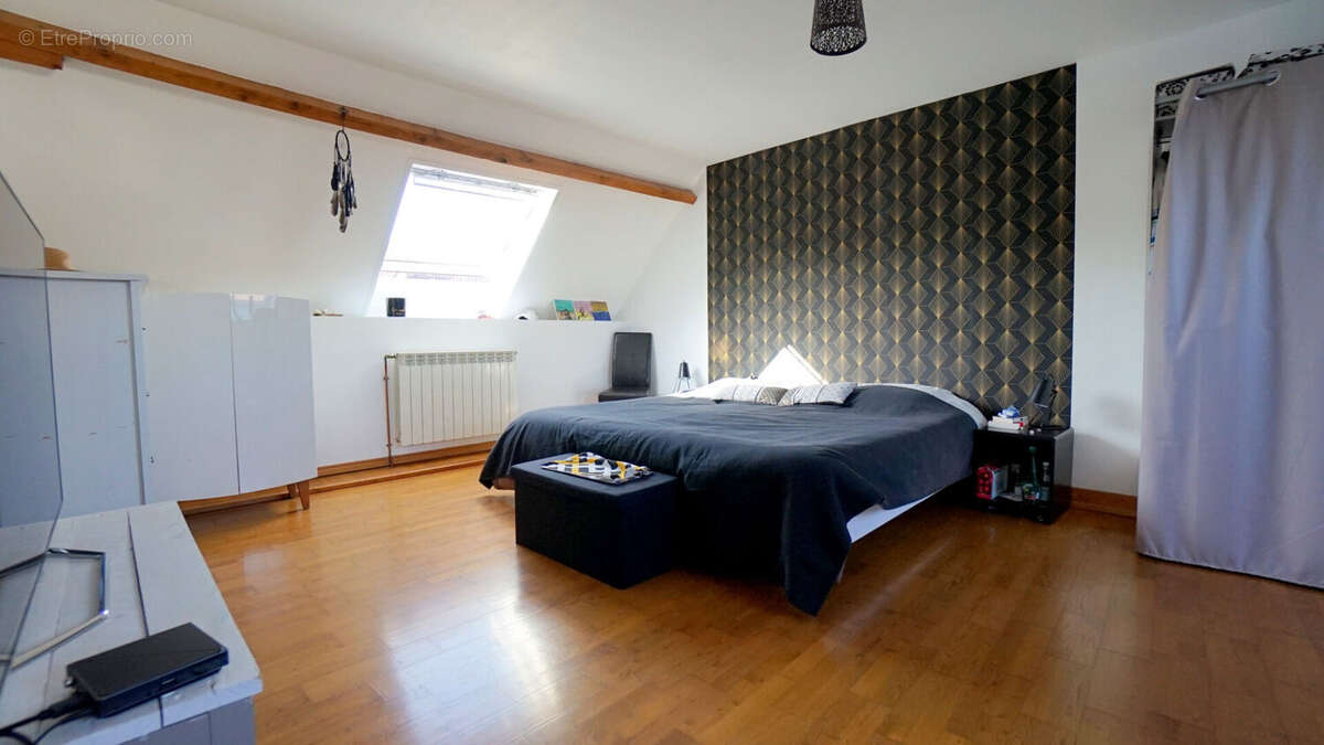 Maison à MEZIERES-SUR-SEINE