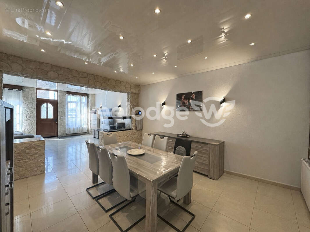 Maison 157 m² à Boussois  - photo 2
