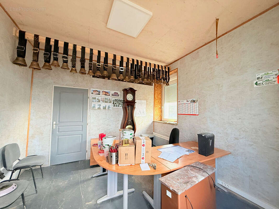 BATIMENT OU LOCAL A  Bretonvillers  200 m2 - photo 6
