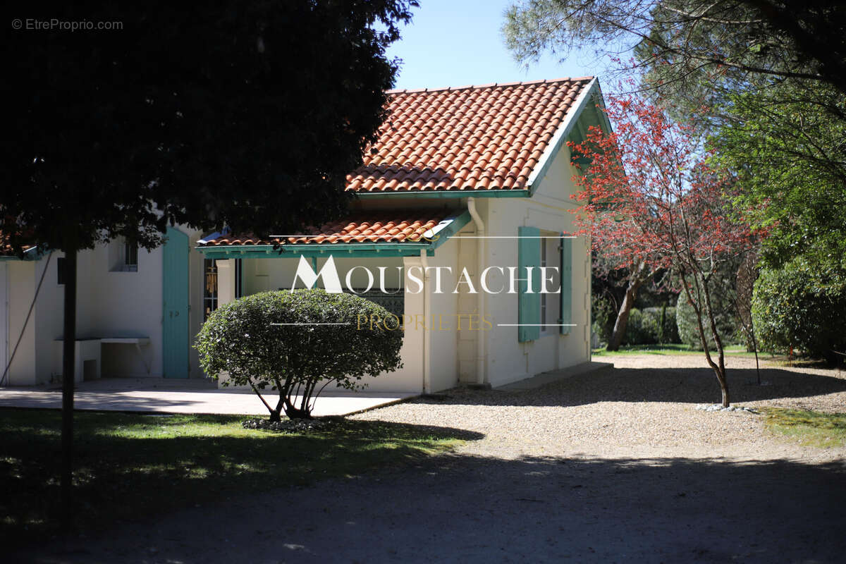 Maison à VAUX-SUR-MER
