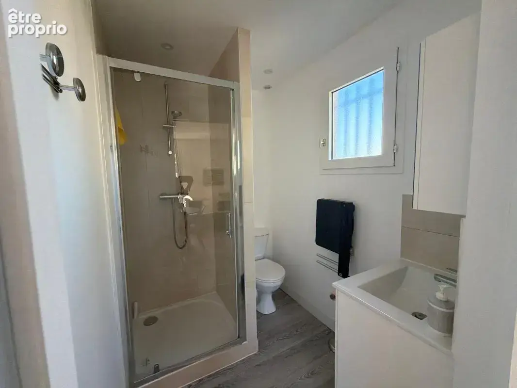 À Vendre - Marseillan plage  -  Villa rénovée à 200 m de la mer – Résidence avec piscine - photo 6