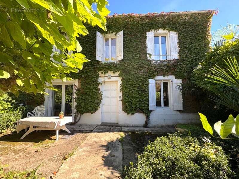 Maison à EUGENIE-LES-BAINS