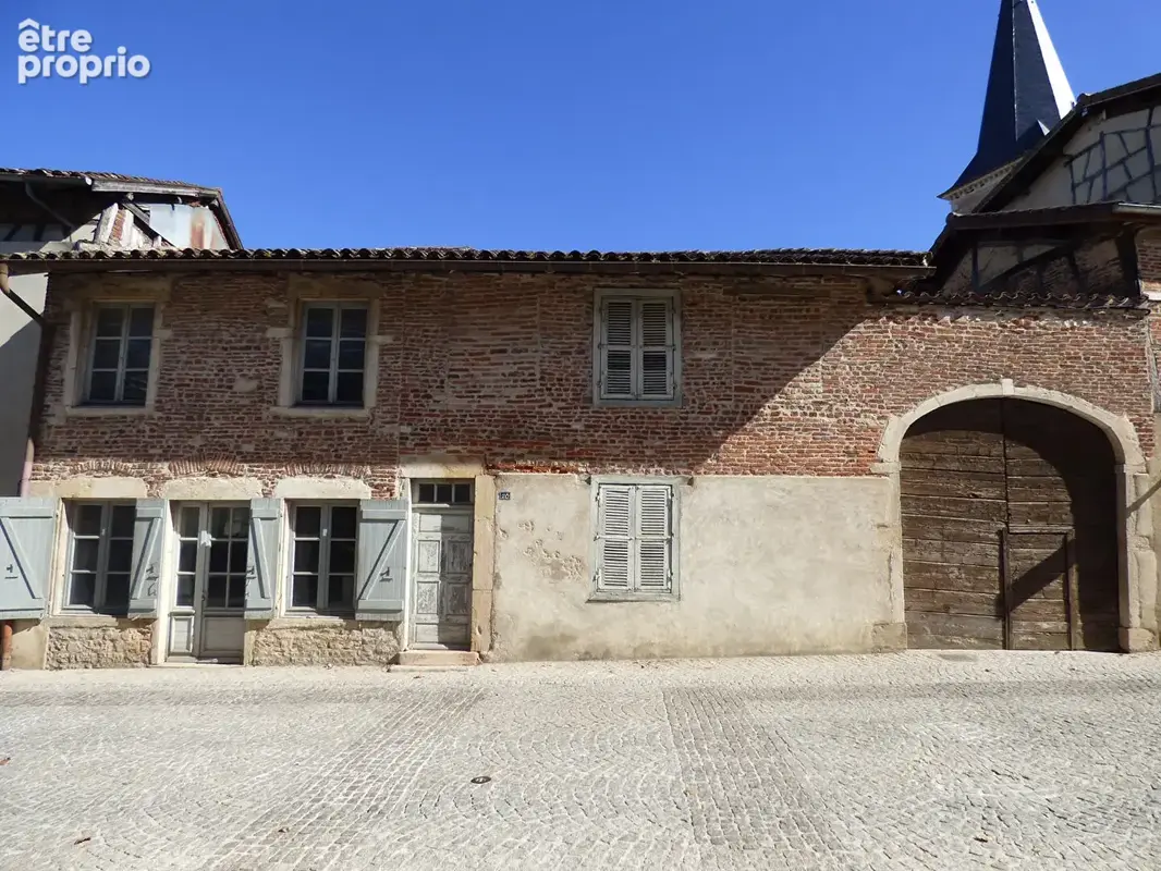 Maison à SAINT-TRIVIER-DE-COURTES