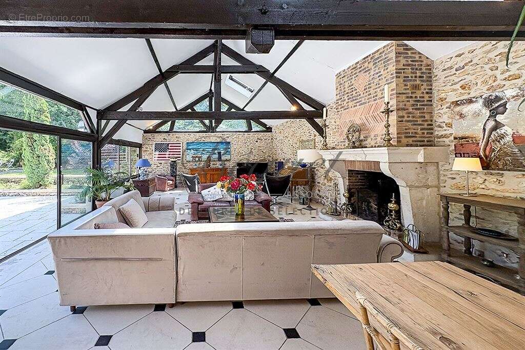 Maison à POIGNY-LA-FORET