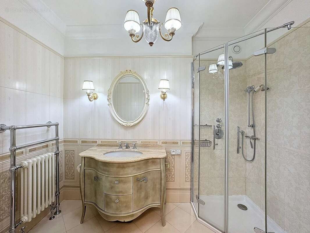 Appartement à VALLAURIS