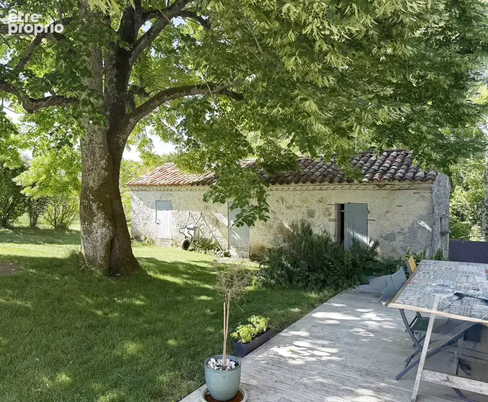 Charmante propriété avec Gîte indépendant, piscine et pigeonnier sur près de 4000m2 - photo 5