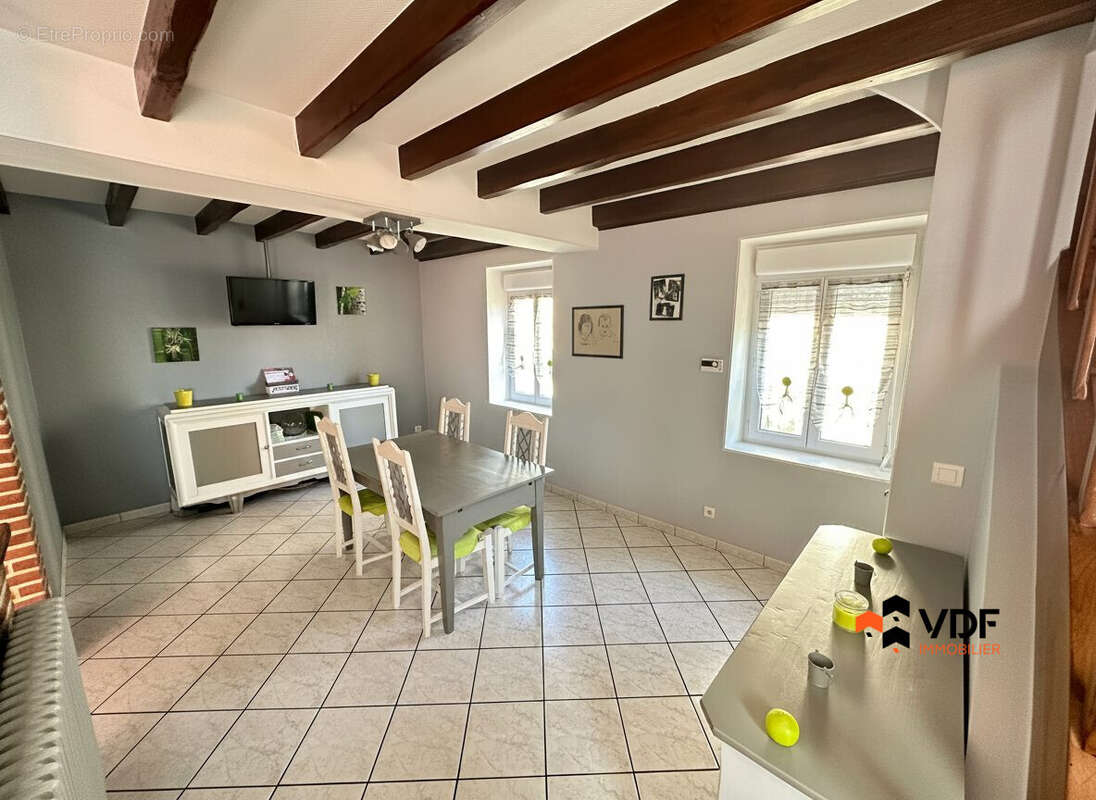 Maison 195 m² à Cordelle  - photo 3