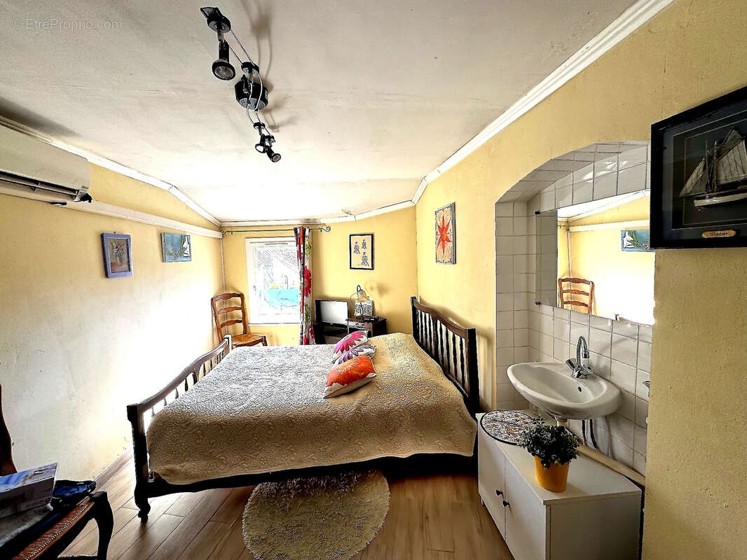 Maison à SAINT-GILLES