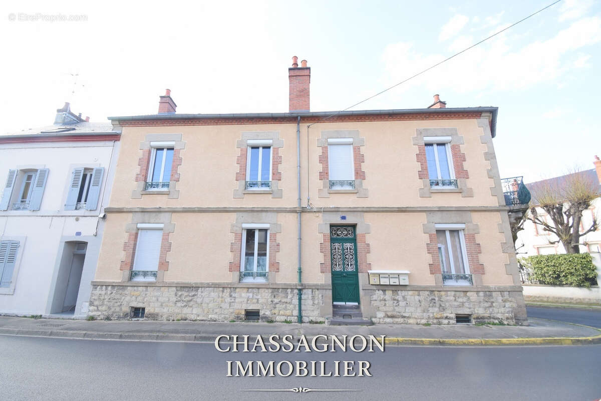 Appartement à MOULINS