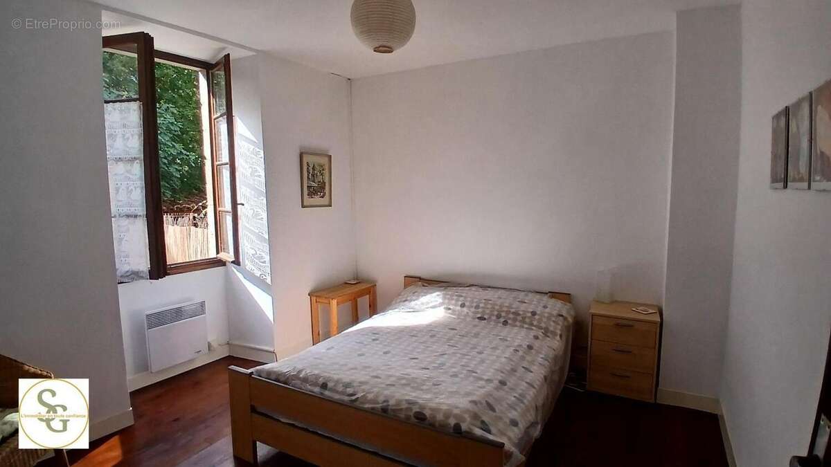   - Maison à LES CABANNES