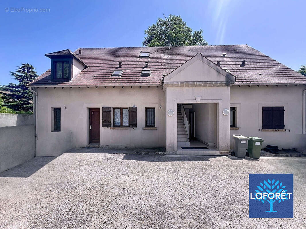 Appartement à LA FERTE-ALAIS