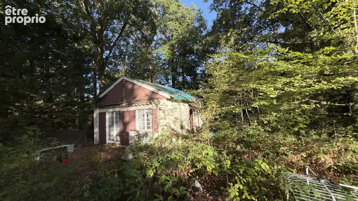 Chalet à démolir sur vaste terrain - 295 rue de Montalan - 45320 SAINT HILAIRE LES ANDRESIS. - photo 2